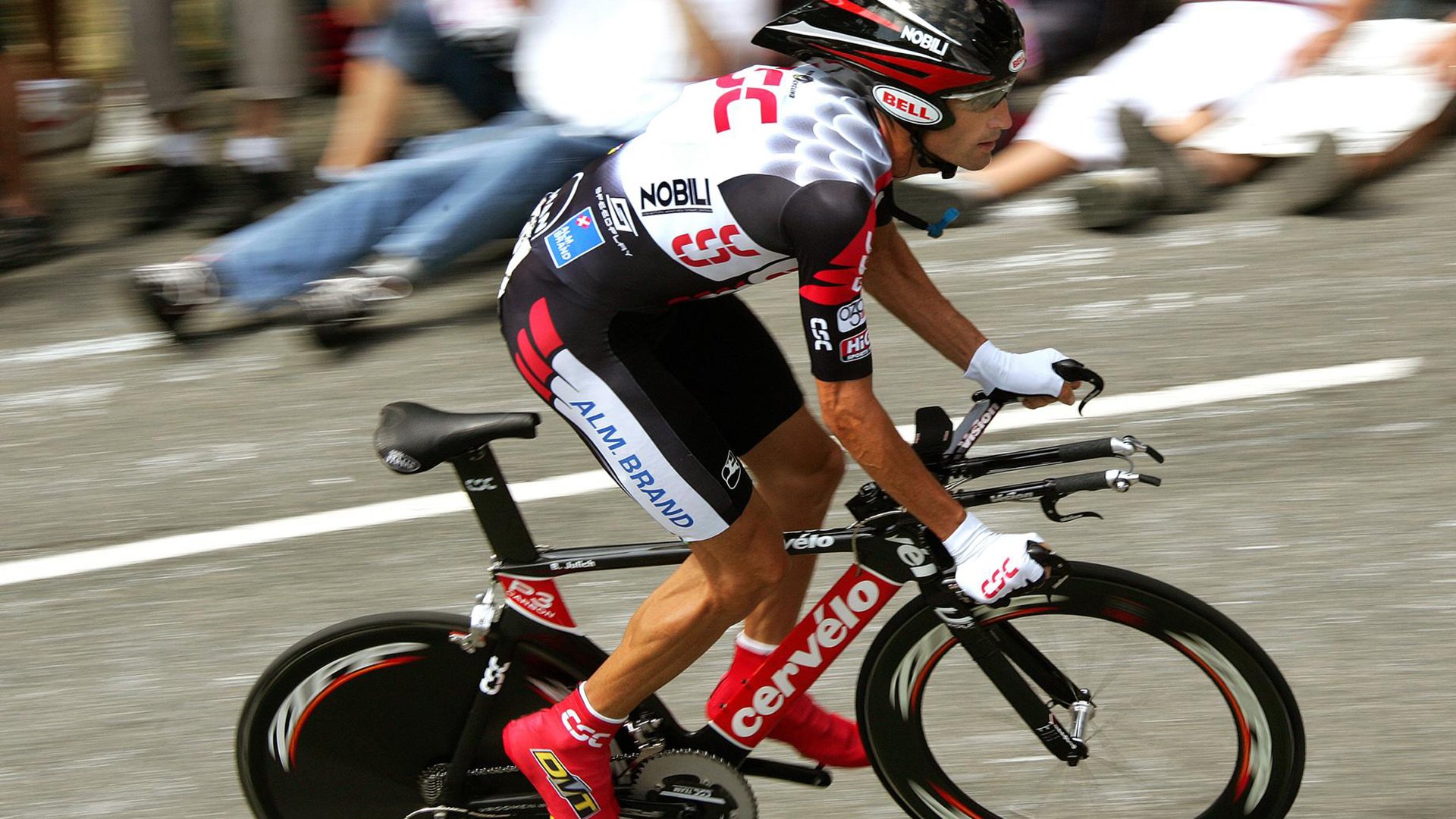 中国速度滑冰队再创佳绩 世界杯分站赛勇夺两金